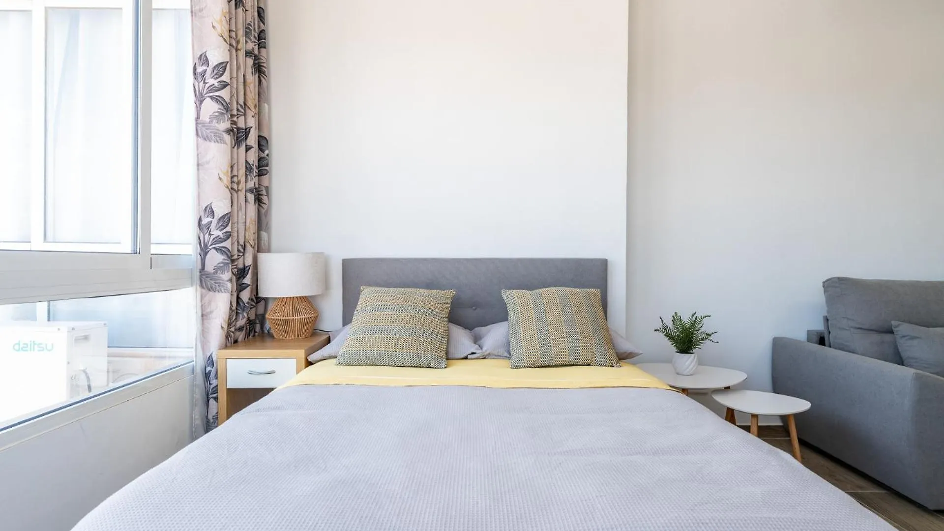 Malagasuite Glow Studio & Pool Torremolinos Apartment